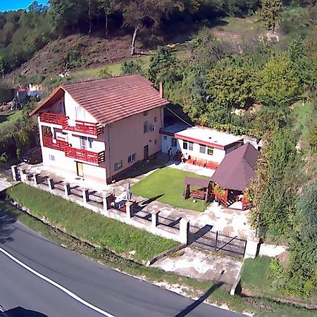 Pensiunea Ilarie Ocnele Mari Exterior photo